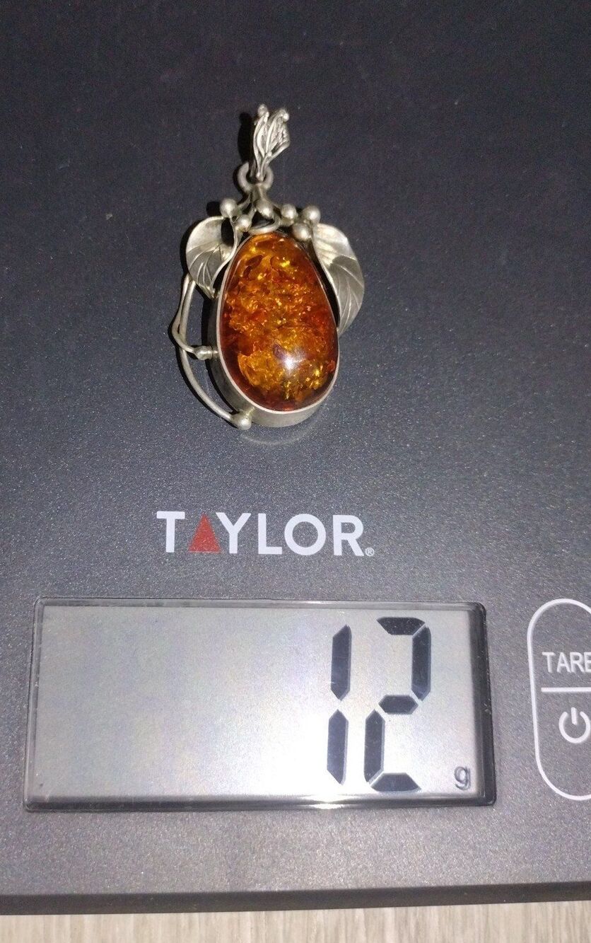 Beautiful Vintage Sterling Silver Amber Pendant - Delicate Vine Detailing - Picture 8 of 11